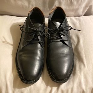 Men’s Kenneth Cole Reaction dress shoes, size 6.